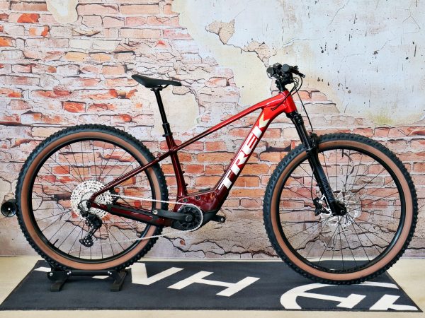 TREK Marlin+ 8 Fury Red/Lithium Fade 4