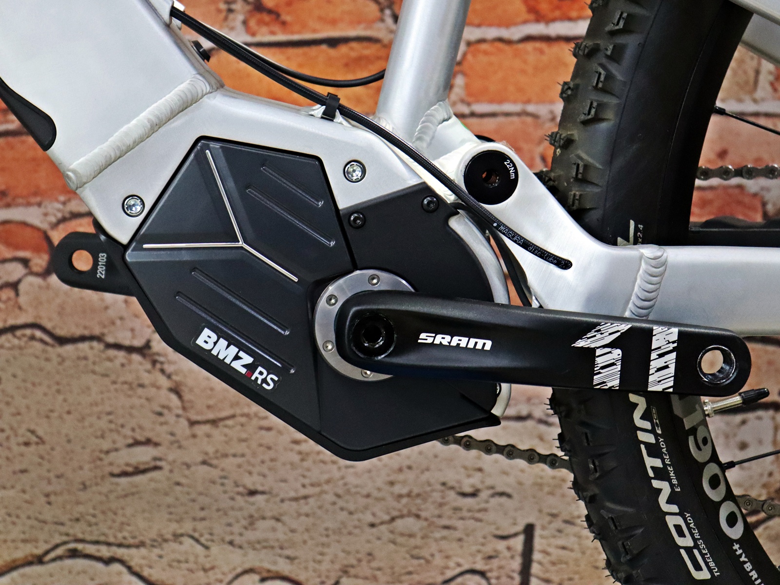 NOX HYBRID ALL-MTN 5.9 Core Sachs RS 16