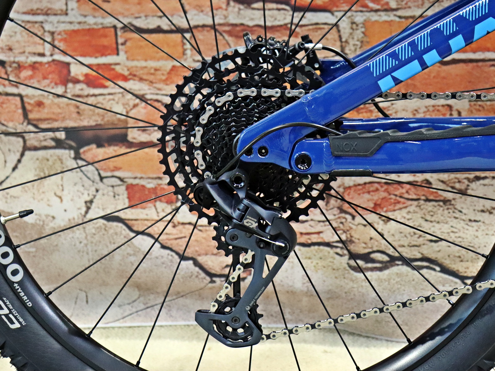 NOX HYBRID ALL-MTN 5.9 Pro Sachs RS 8