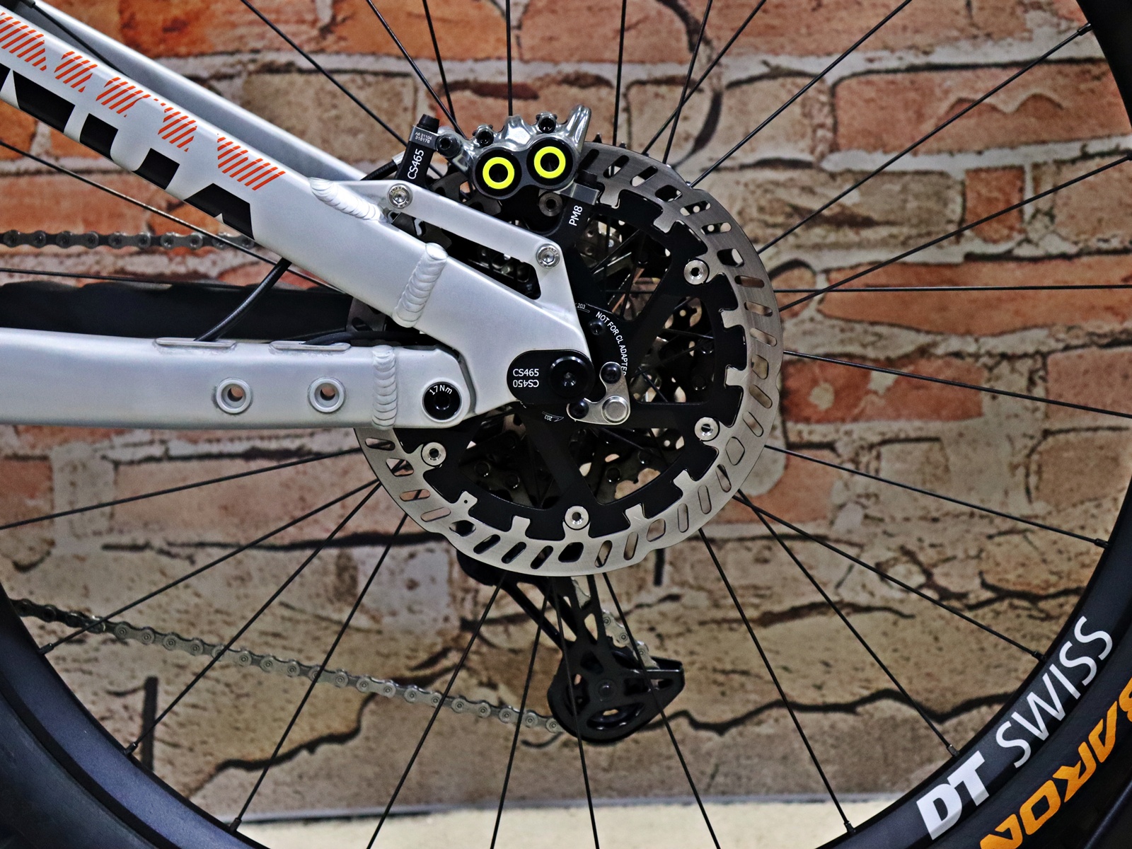 NOX HYBRID ALL-MTN 5.9 Ultra Sachs RS 18