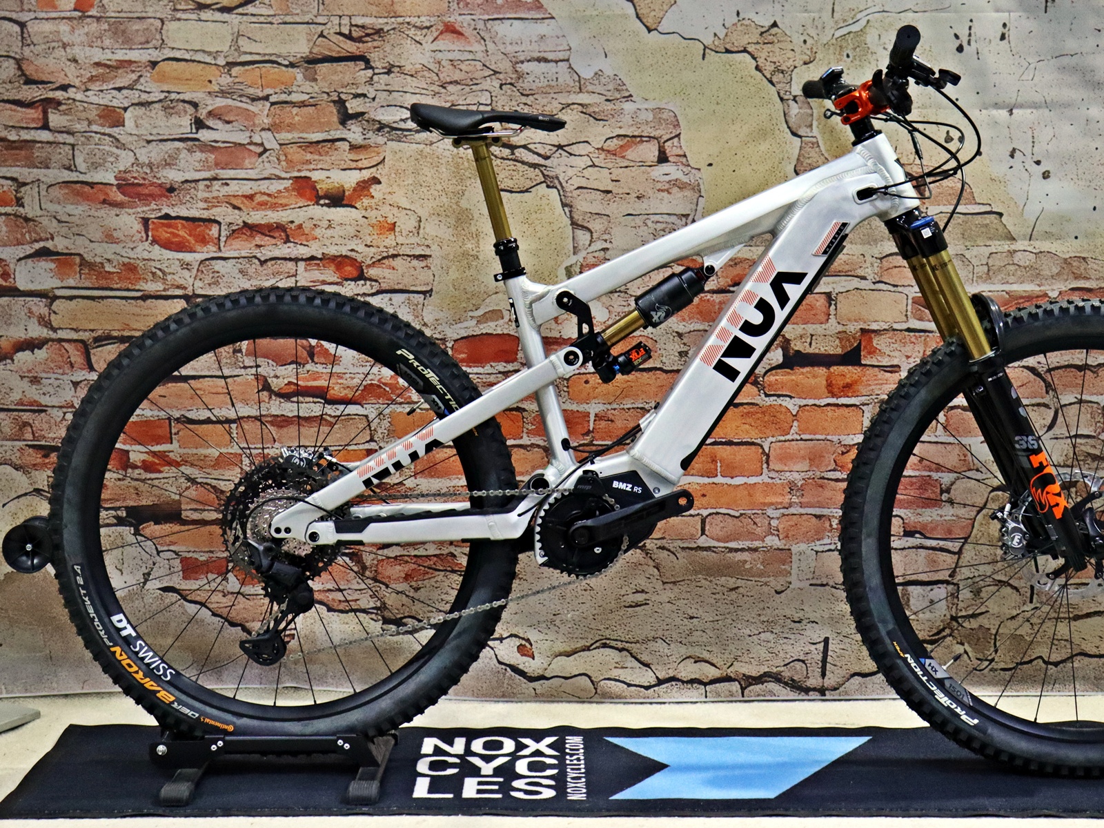 NOX HYBRID ALL-MTN 5.9 Ultra Sachs RS 10