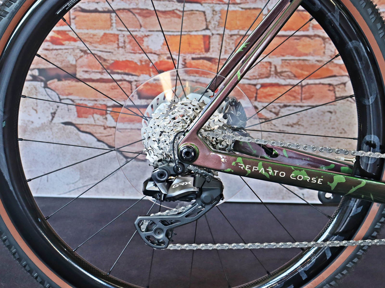 Bianchi Impulso RC GRX 825 Di2 2x12sp Raudibotn Camo / Sand – Bild 12