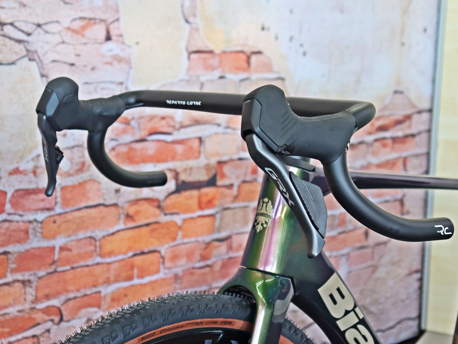 Bianchi Impulso RC GRX 825 Di2 2x12sp Raudibotn Camo / Sand – Bild 15